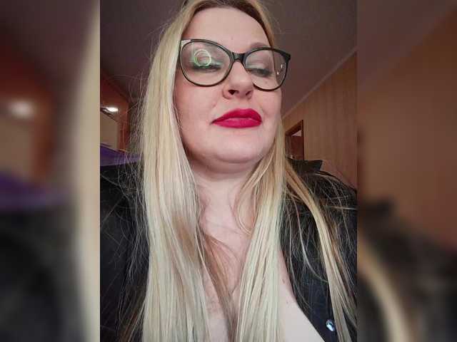 WifeyNusha's BongaCams show and profile