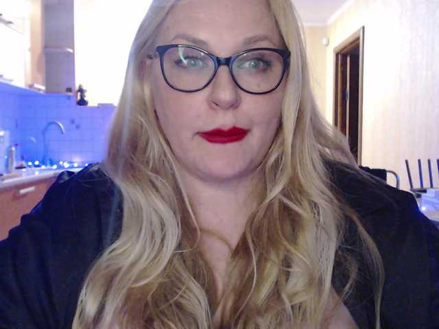 WifeyNusha's BongaCams show and profile