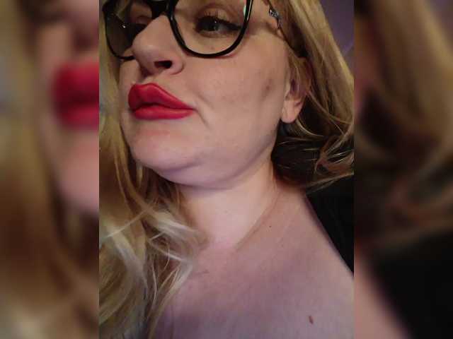 WifeyNusha's BongaCams show and profile