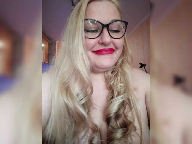 WifeyNusha's BongaCams show and profile