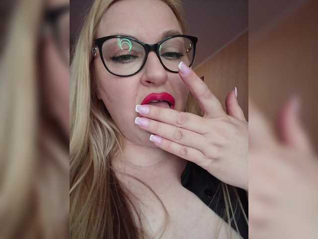 WifeyNusha's BongaCams show and profile