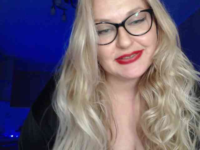 WifeyNusha Live Webcam on BongaCams