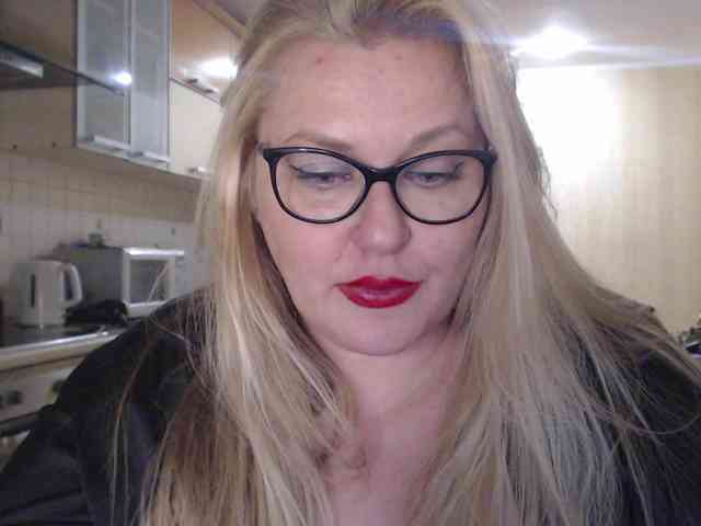 NushaMilf webcam