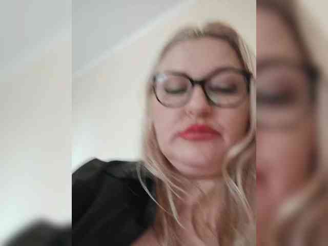 NushaMilf webcam
