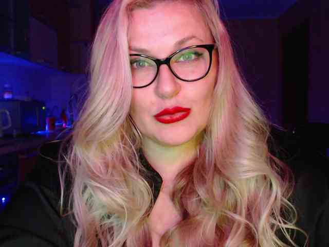 LoveSexNusha webcam