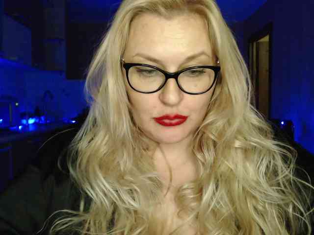 WifeyNusha Live Webcam on BongaCams