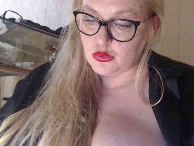NushaMilf webcam