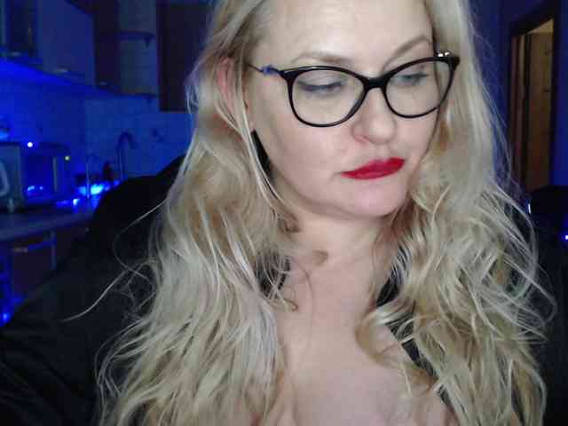 WifeyNusha Live Webcam on BongaCams