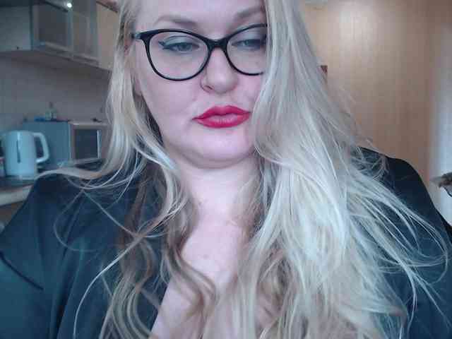 NushaMilf webcam