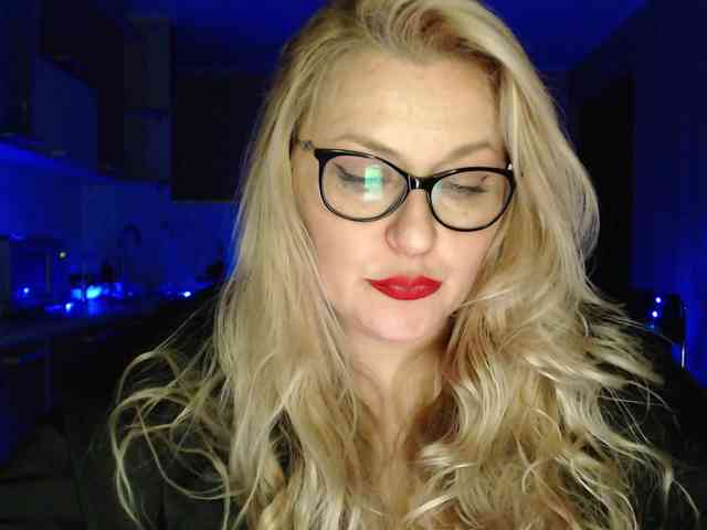 WifeyNusha Live Webcam on BongaCams