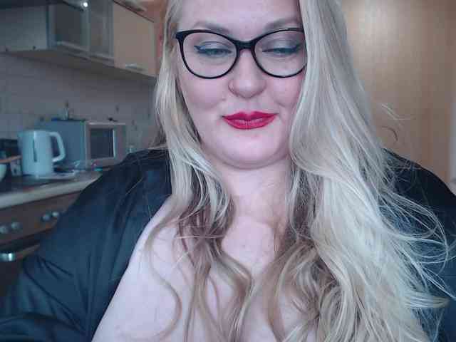 NushaMilf webcam