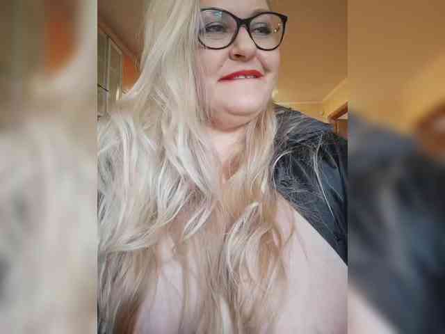 WifeyNusha Live Webcam on BongaCams
