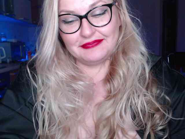 LoveSexNusha webcam