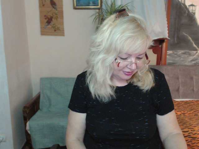 EvelynLoveShy webcam