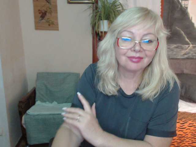 EvelynLoveShy webcam