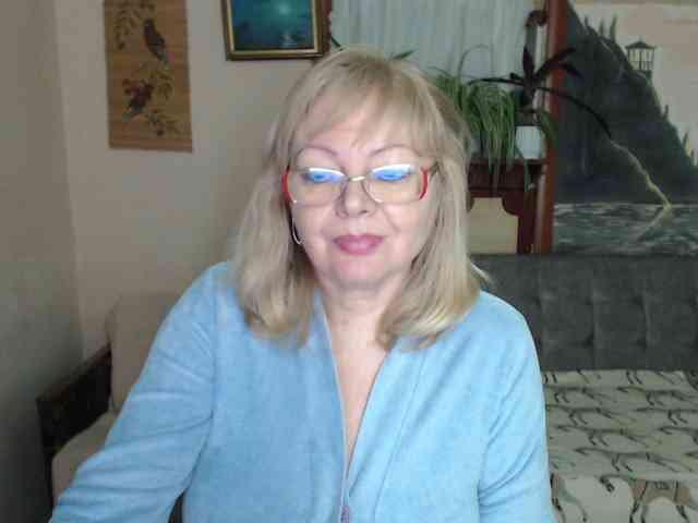 EvelynLoveShy webcam