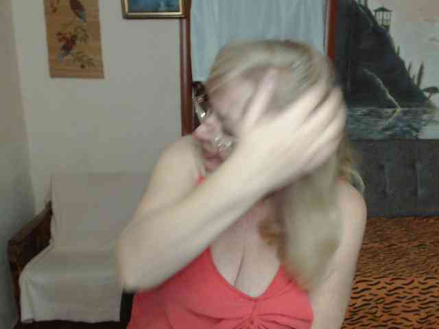 EvelynLoveShy webcam