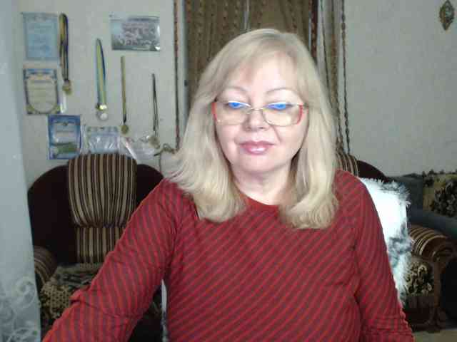 EvelynLoveShy webcam