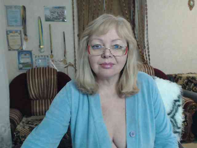 EvelynLoveShy webcam