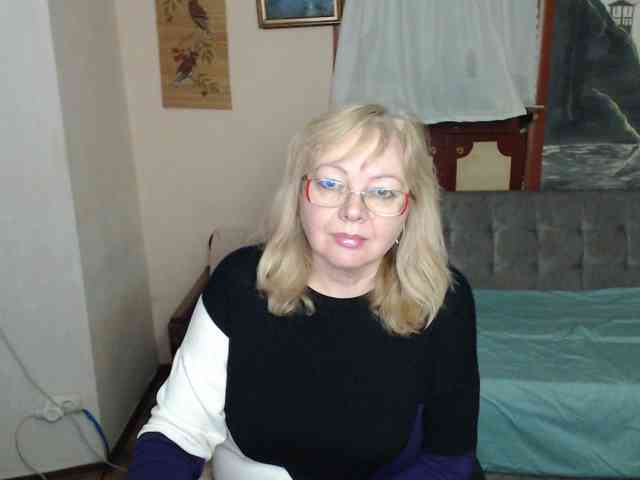 EvelynLoveShy webcam