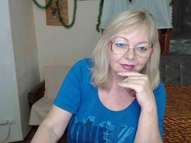 EvelynLoveShy webcam