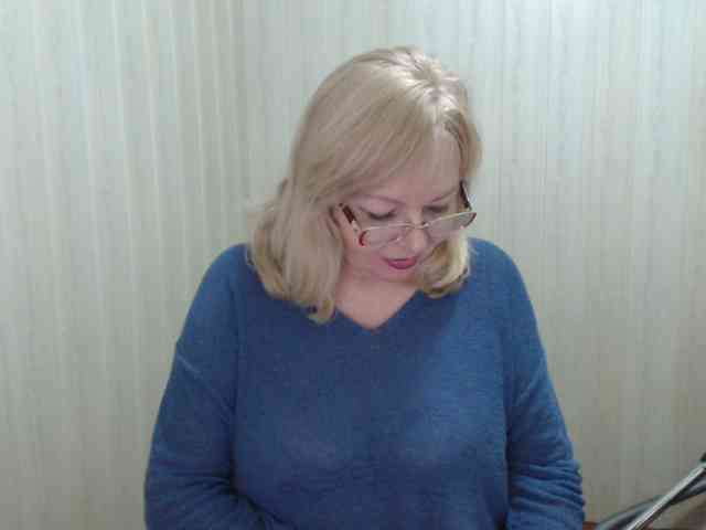 EvelynLoveShy webcam