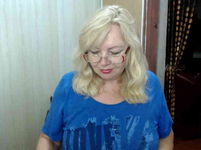 EvelynLoveShy webcam