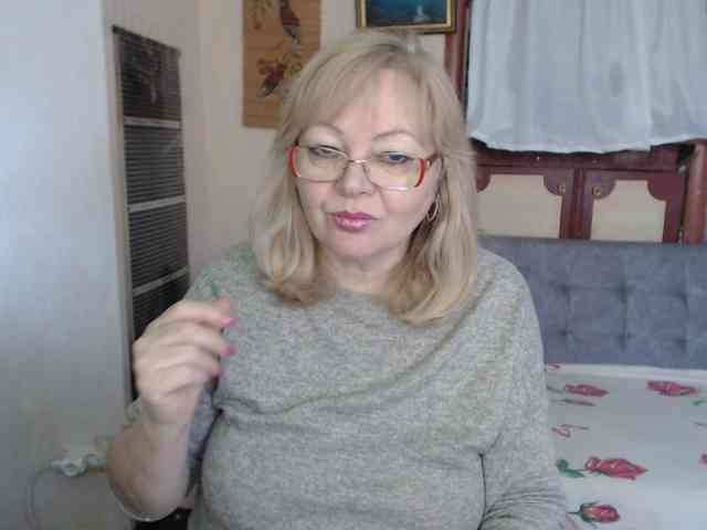 EvelynLoveShy webcam