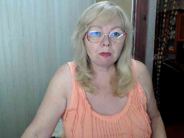 EvelynLoveShy webcam