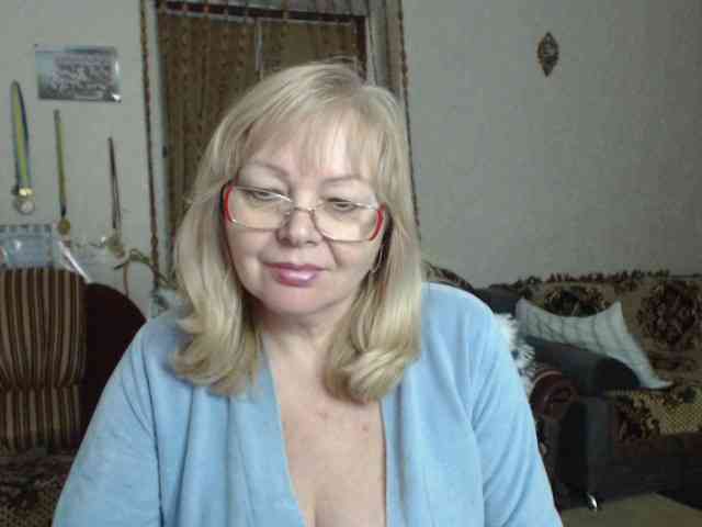 EvelynLoveShy webcam