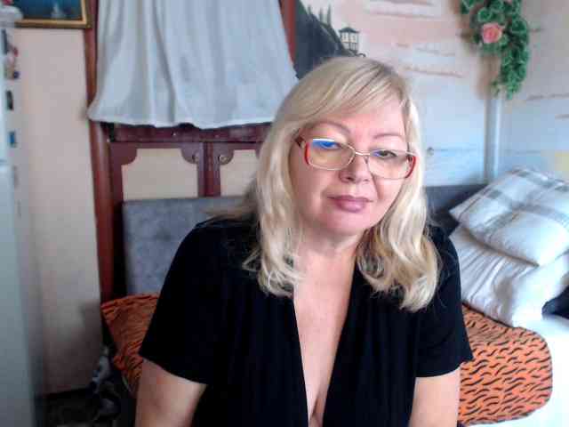 EvelynLoveShy webcam