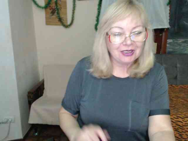 EvelynLoveShy webcam