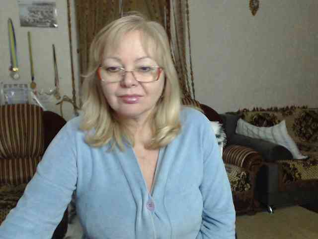 EvelynLoveShy webcam