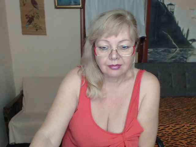 EvelynLoveShy webcam