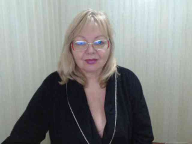 EvelynLoveShy webcam