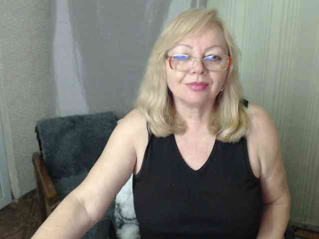 EvelynLoveShy webcam