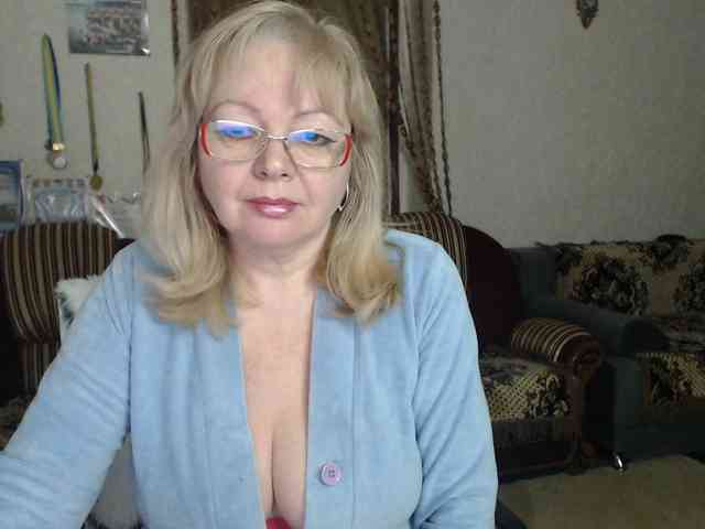 EvelynLoveShy webcam