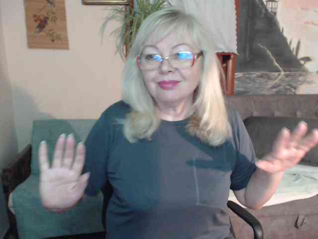 EvelynLoveShy webcam