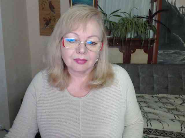 EvelynLoveShy webcam