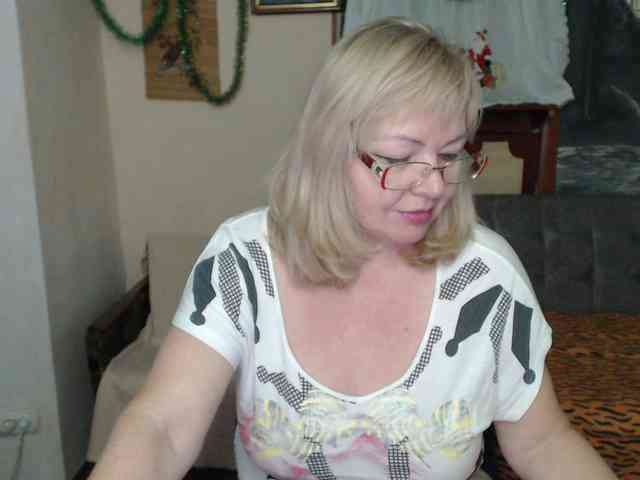 EvelynLoveShy webcam