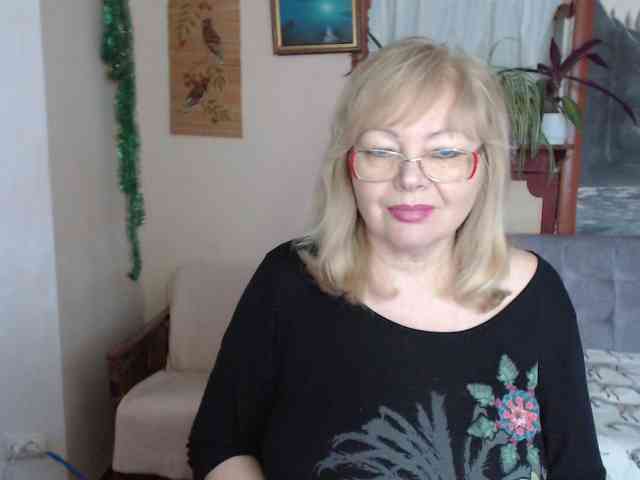 EvelynLoveShy webcam