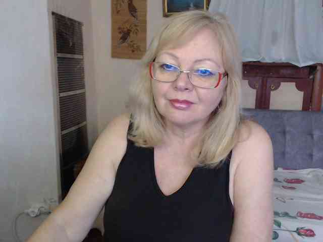 EvelynLoveShy webcam