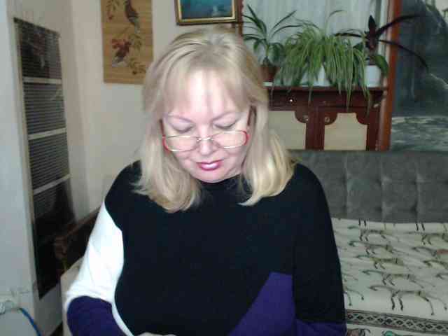 EvelynLoveShy webcam