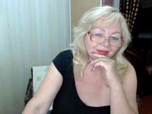 EvelynLoveShy webcam
