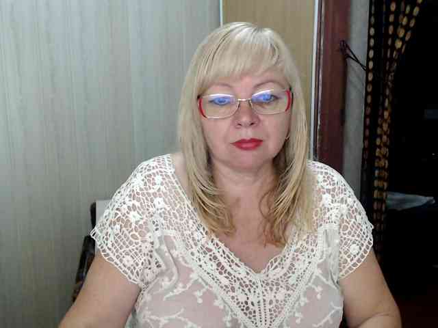 EvelynLoveShy webcam