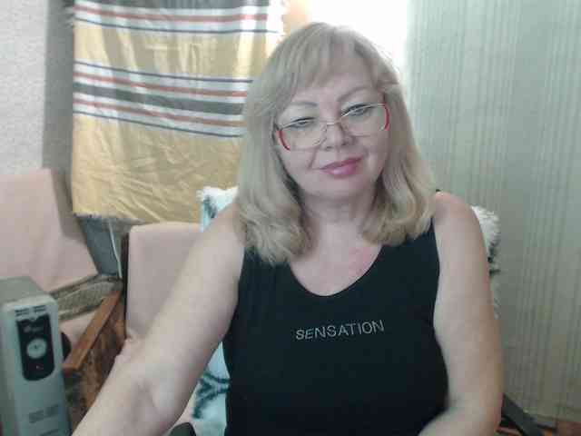 EvelynLoveShy webcam