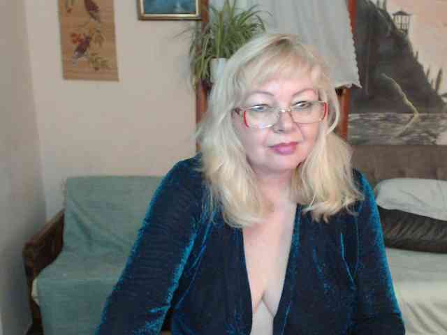 EvelynLoveShy webcam