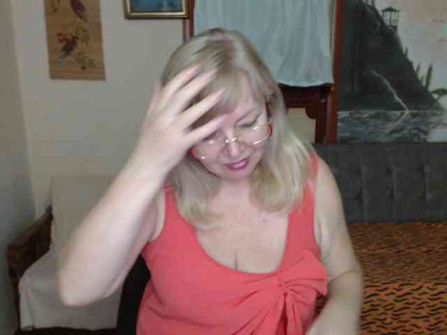 EvelynLoveShy webcam