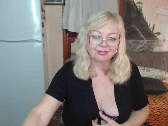 EvelynLoveShy webcam