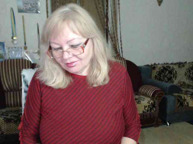 EvelynLoveShy webcam